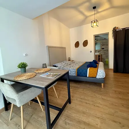 Апартаменты Coeur De - Terrasse Мустье-Сент-Мари